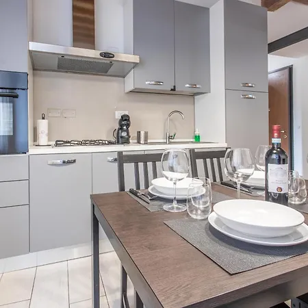N1 - Elegante Trilocale In Centro Appartamento