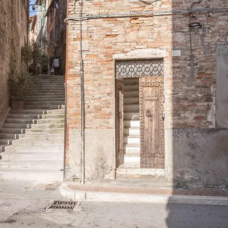 N1 - Elegante Trilocale In Centro Appartamento Perugia